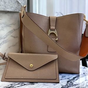 Dooney & bourke shoulder bag and flat wallet set